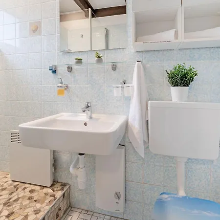 Meerglueck Holiday home Sutel