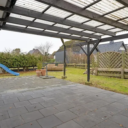 Meerglueck Holiday home Sutel